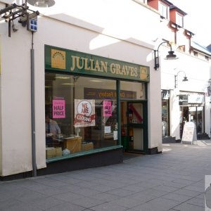 Closing down Julian Graves