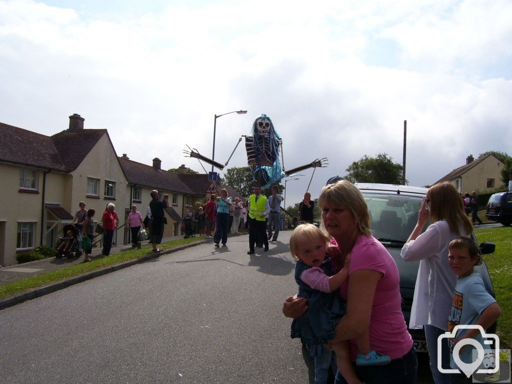 Alverton school Mazey day parade.