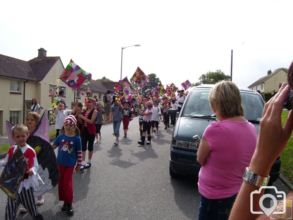 Alverton school Mazey day parade.