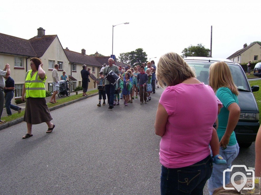 Alverton school Mazey day parade.