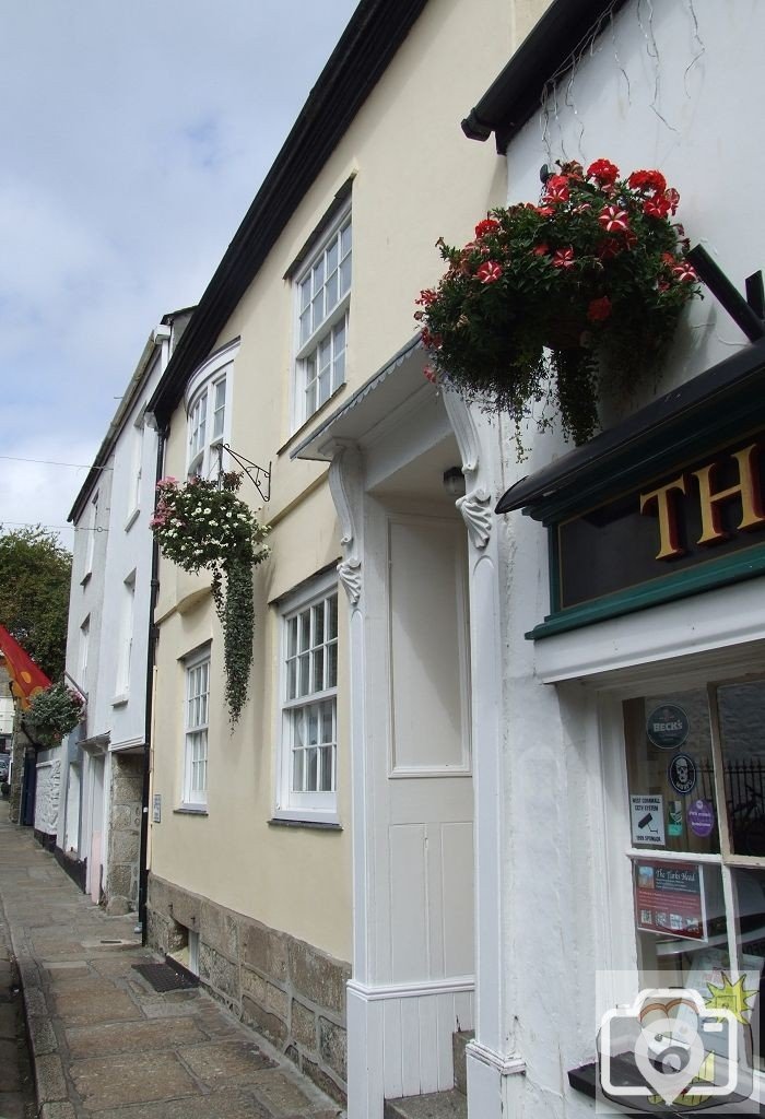 Nr50 Chapel Street, Penzance - 1