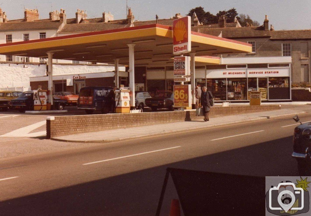 Petrol Station 1976