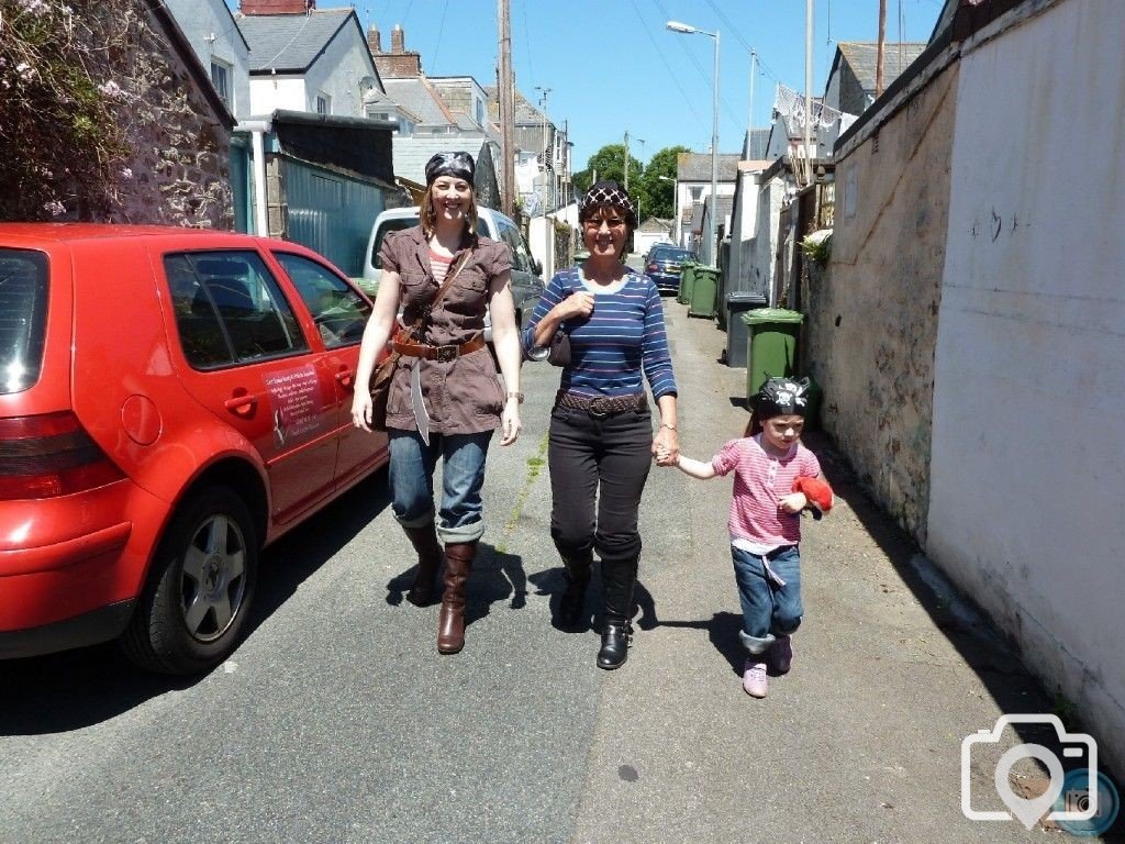 Pirate gathering on the Prom - 26Jun11