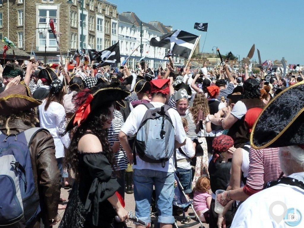 Pirate gathering on the Prom - 26Jun11