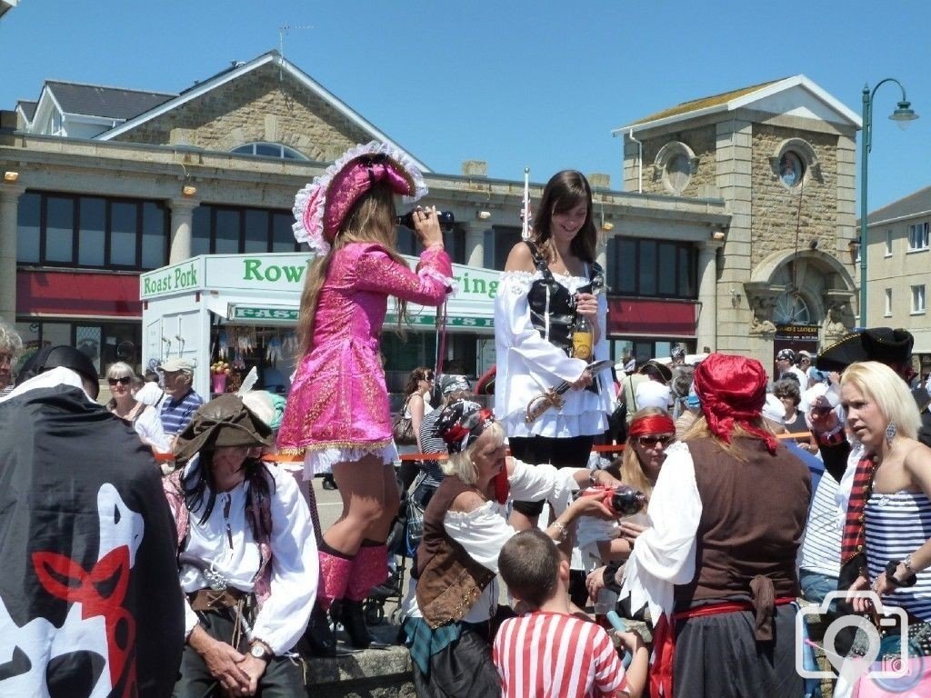 Pirate gathering on the Prom - 26Jun11