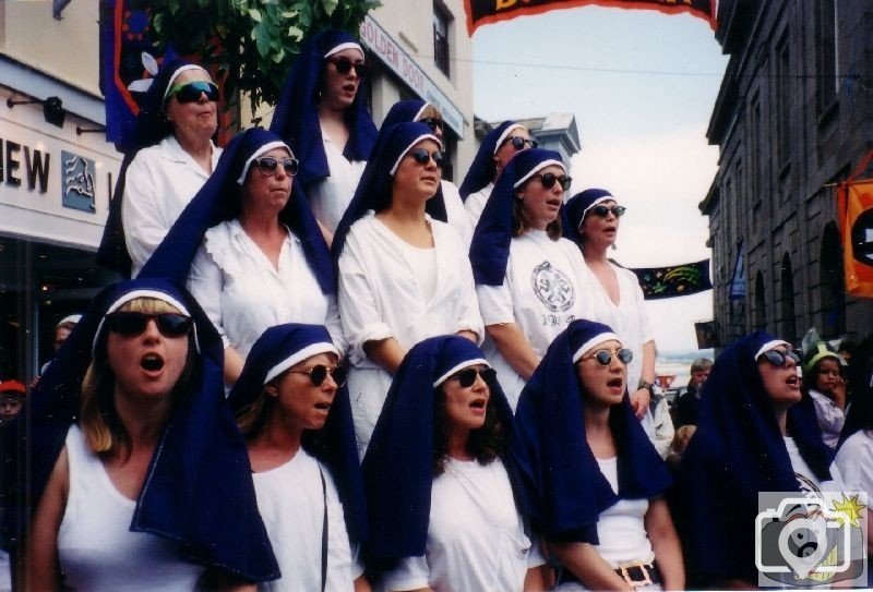 Singing nuns mazey day 1994