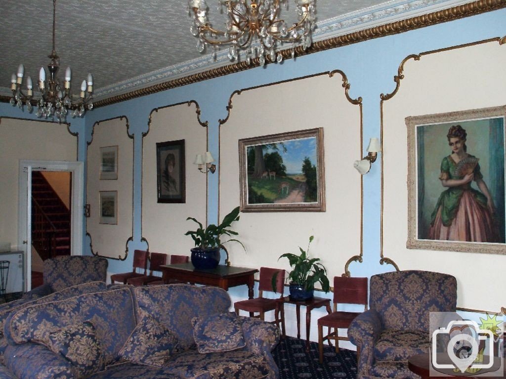 The Union Hotel and elegant lounge leading to the Trafalgar Room